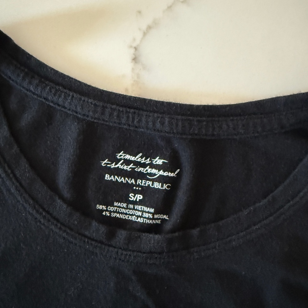 Banana Republic Factory Timeless Crewneck T-Shirt (Size S) - Picture 4 of 6